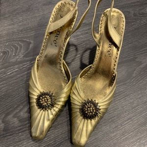 Excellent used condition J.Renee Pumps